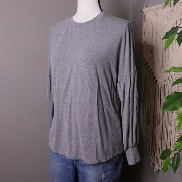 BKE Red | Balloon Sleeve Blouse - Picture 1 of 6
